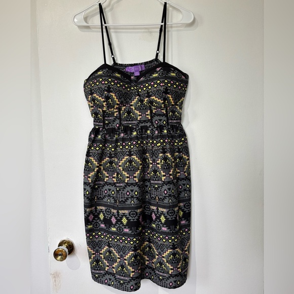Jolie Black Aztec Print Dress - Size Medium - Picture 1 of 6